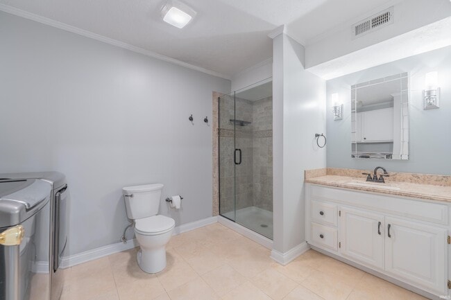 Building Photo - 657 E Heather Dr