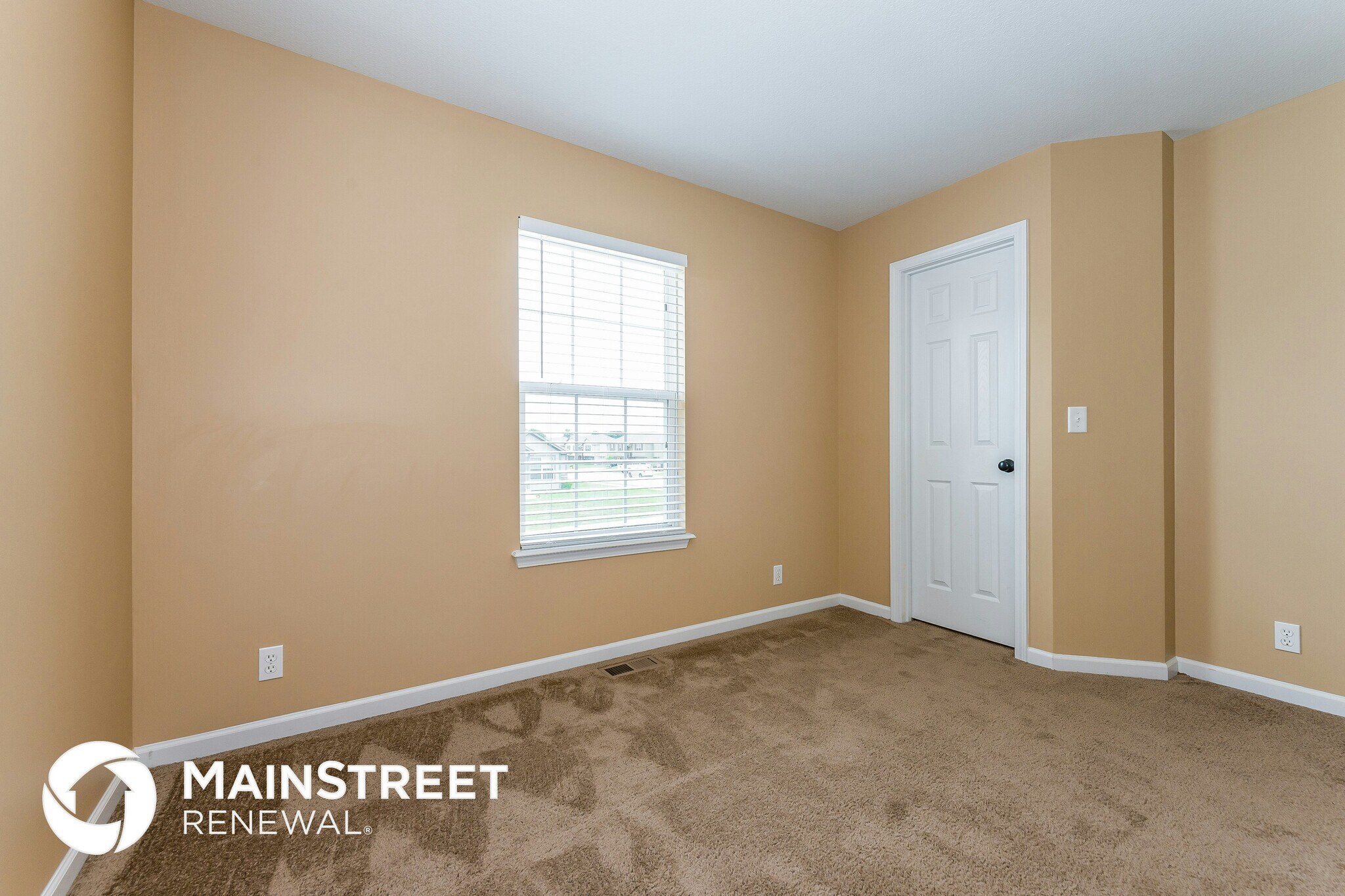 Building Photo - 1606 Fairway Ct