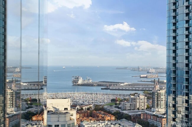 Building Photo - 201 Folsom St