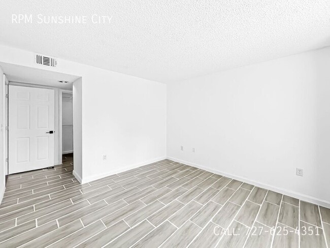 Building Photo - 2500 Winding Creek Blvd