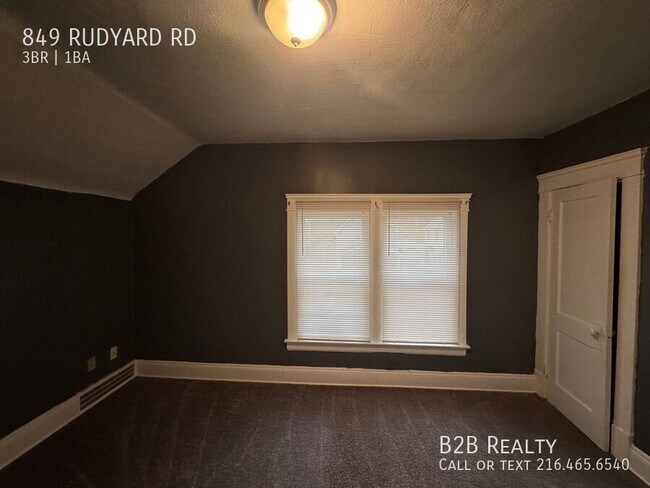 Building Photo - 849 Rudyard Rd