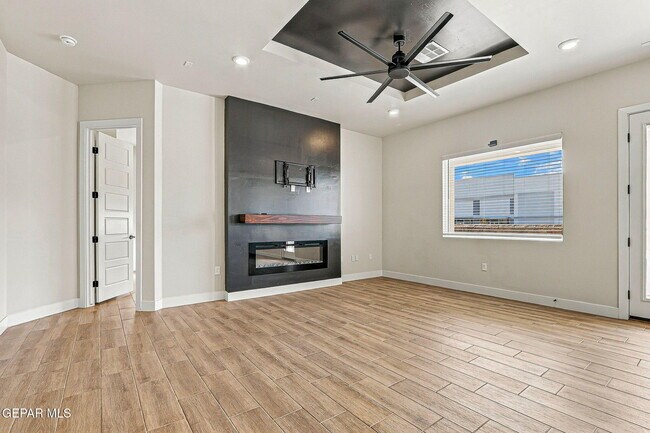 Building Photo - 1807 Ritzy Lou Pl