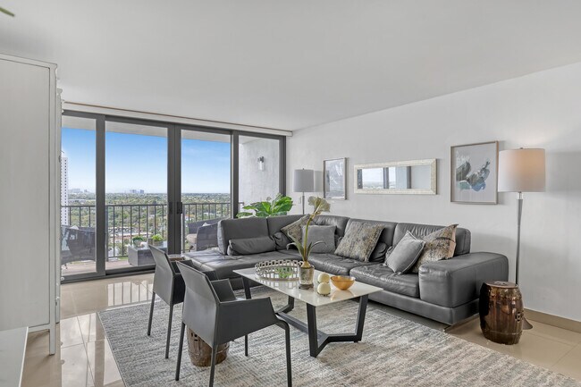 Building Photo - 5600 N Flagler Dr