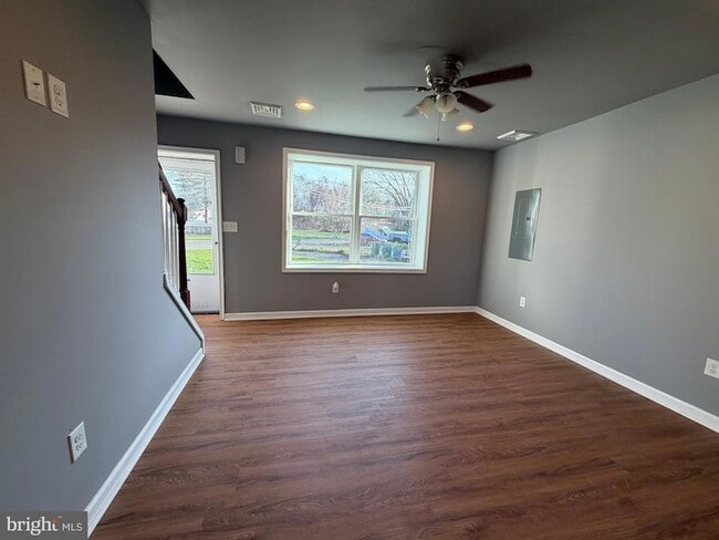 Building Photo - 5517 Schumacher Dr