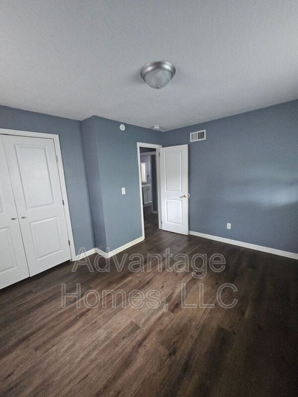Building Photo - 704 N 70th St