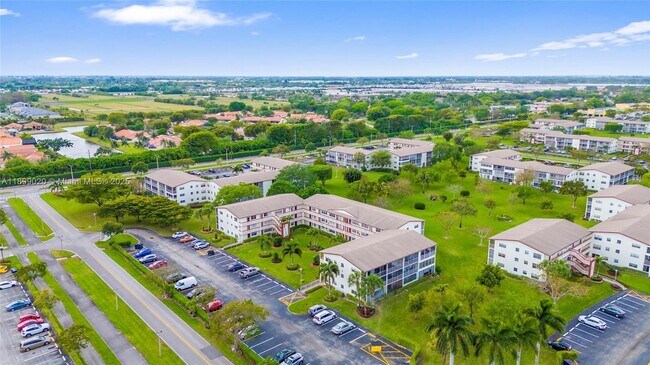 Building Photo - 365 Brighton I