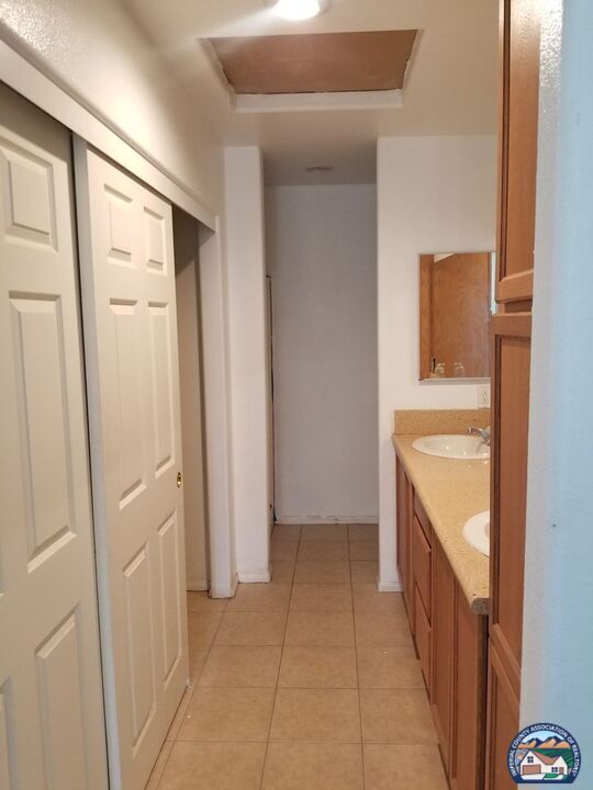 Building Photo - 1273 Court Ave