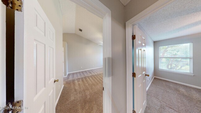Building Photo - 236 Otterwood Ct