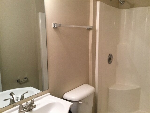 Building Photo - 242 Monarch Dr