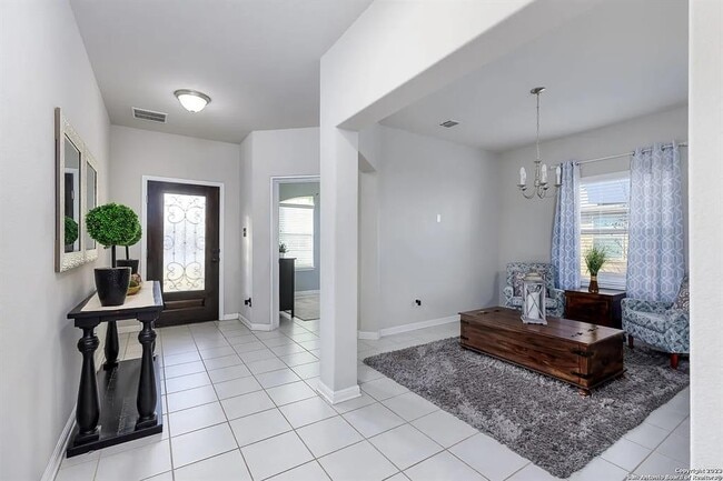 Building Photo - 241 Silver Maple Dr