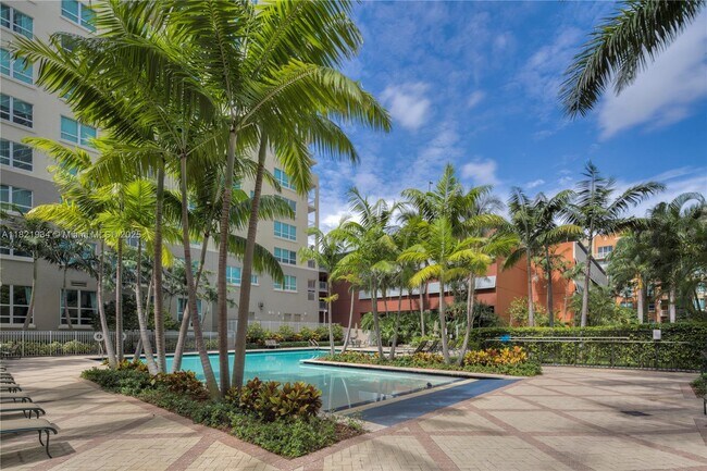 Building Photo - 2000 N Bayshore Dr