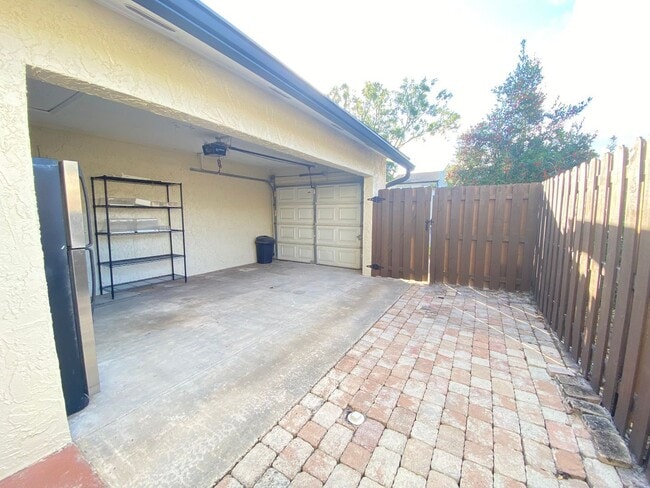 Building Photo - 1718 Gulfview Dr