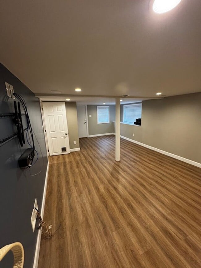 Building Photo - Home for Rent in Middle of Johnson City!