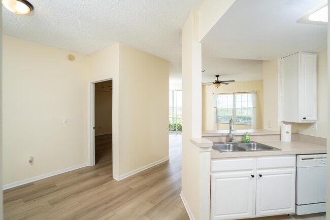 Building Photo - 4010 Grande Vista Blvd