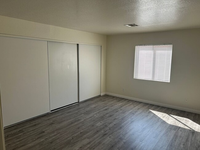 Building Photo - 2 Bed / 2 Bath Condo for Rent