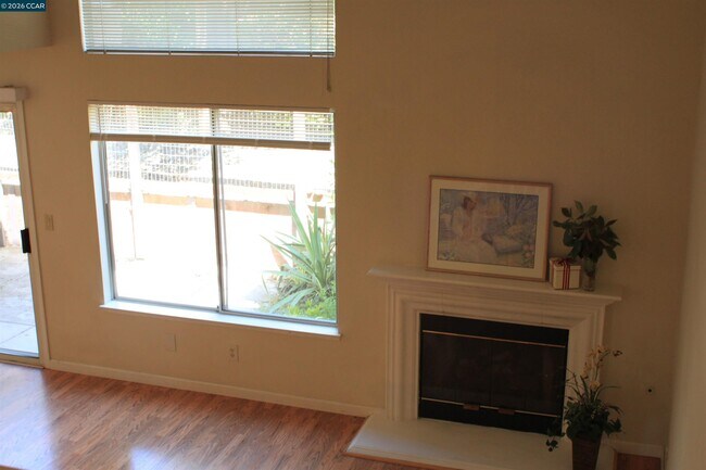 Building Photo - 4324 Conejo Dr