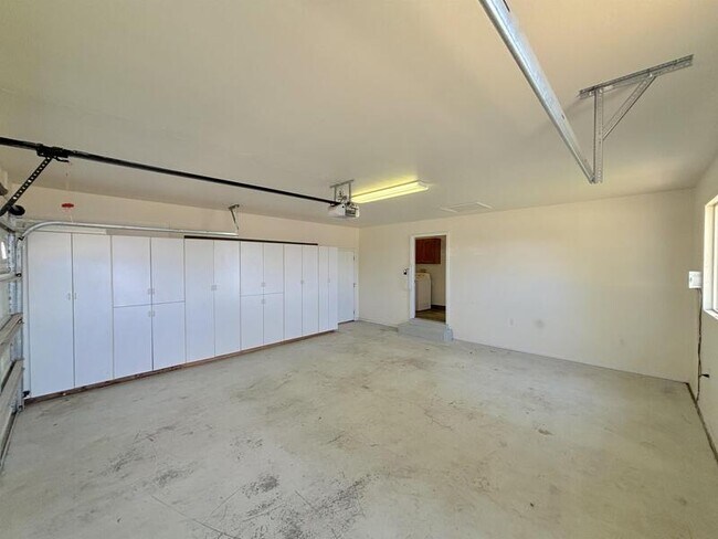 Building Photo - 465 Meadowlark Ln