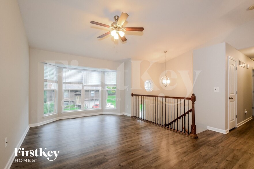 Building Photo - 1965 White Haven Dr