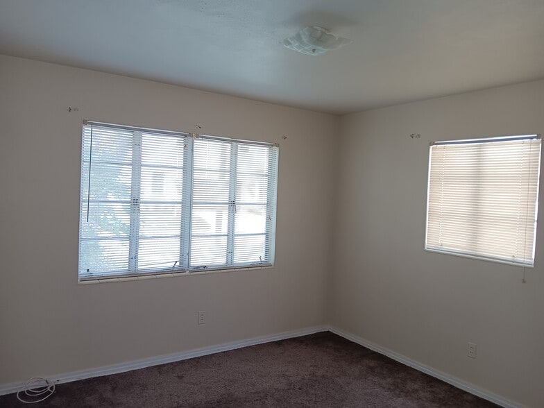 Building Photo - 1518 S Habana Ave