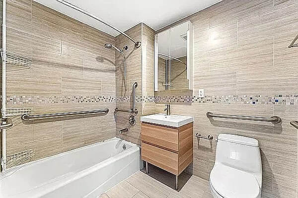 Building Photo - U7b