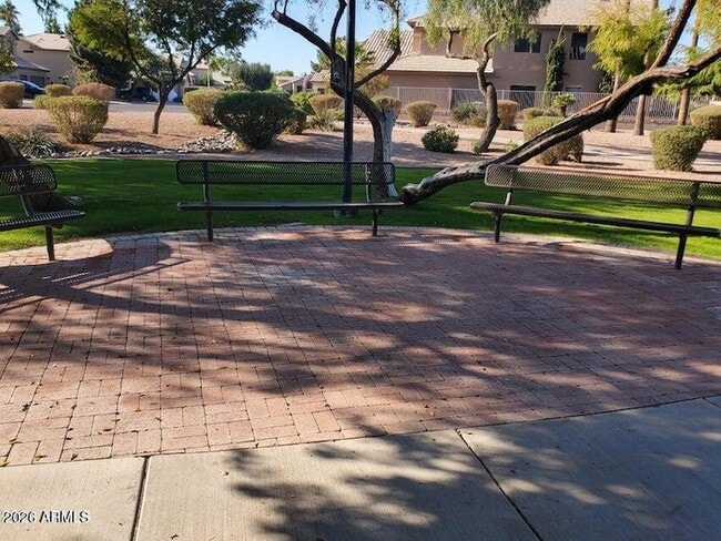 Building Photo - 1848 E Chilton Dr