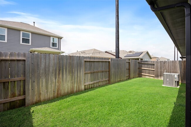 Building Photo - 2752 Sunny Briar Dr