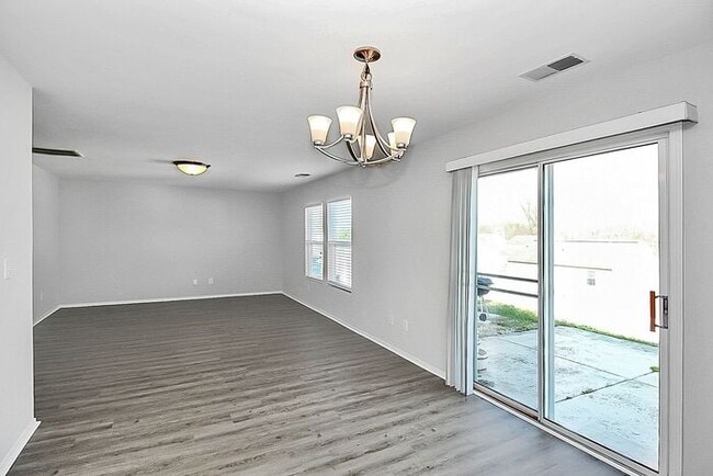 Building Photo - Large 4BD/2.5BA Home in Cabarrus Crossing!