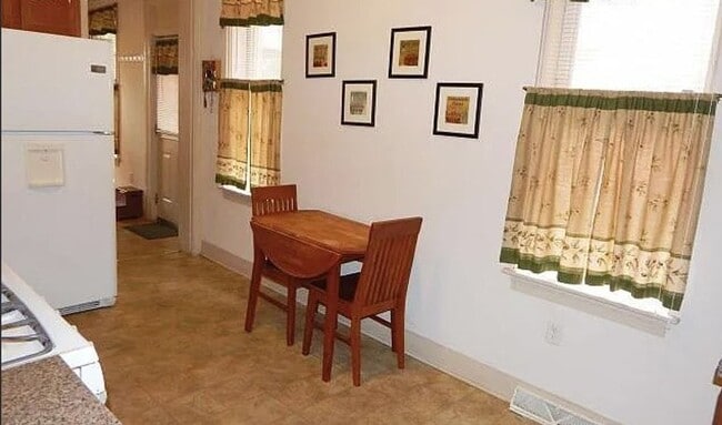 Building Photo - Historic 5 Bed 1.5 Bath in York