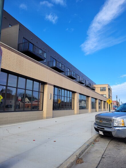 Building Photo - Kenosha Uptown Lofts