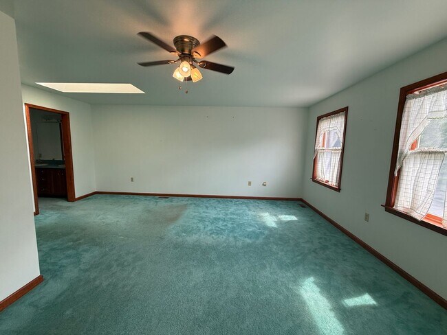 Building Photo - 1695 Louser Rd