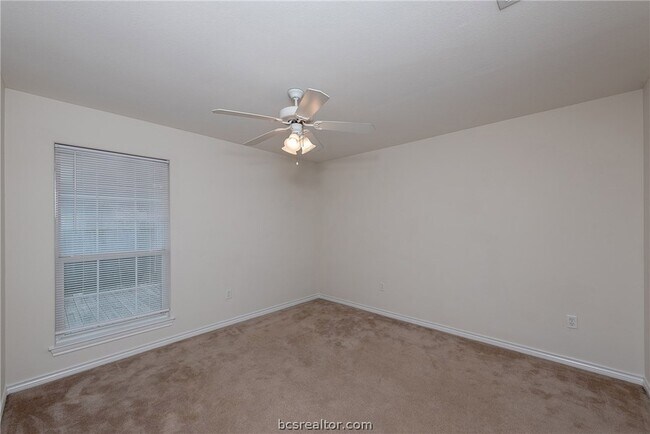 Building Photo - 1004 Crepe Myrtle Ct