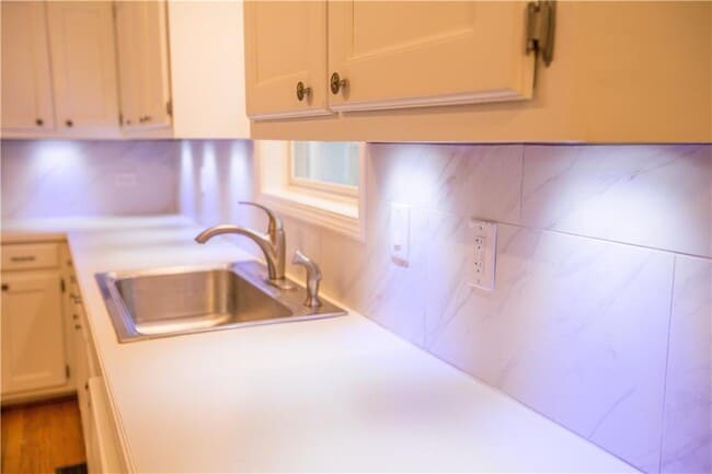 Building Photo - 5270 Oaks Landing Ct