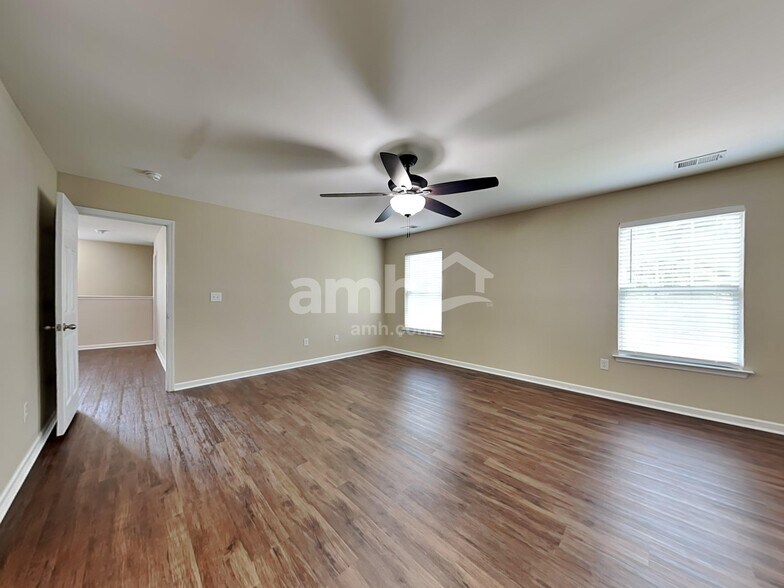 Building Photo - 314 Southwilde Way