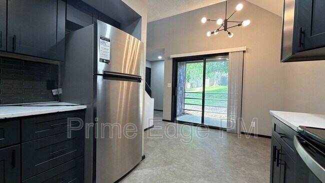 Building Photo - 1821 Ridgehaven Ct