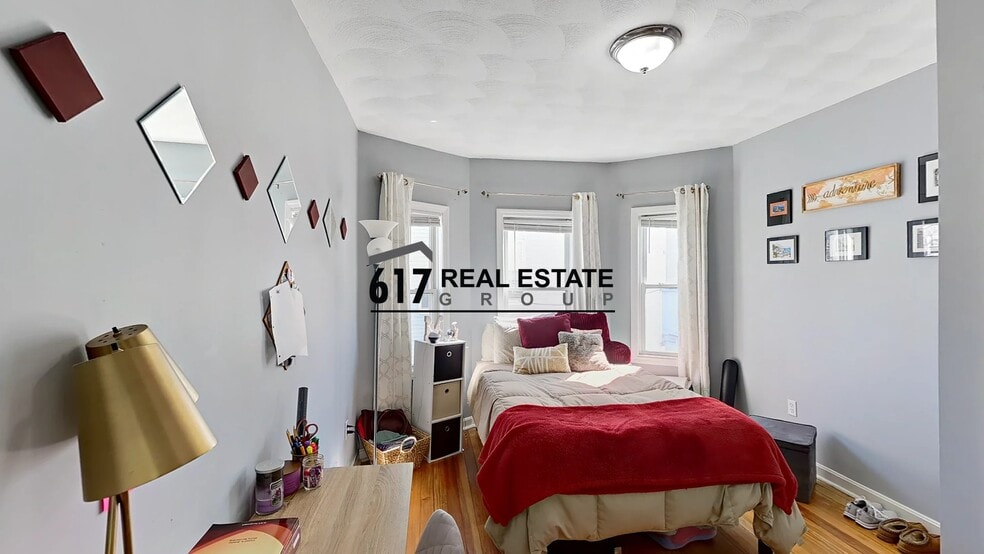 Building Photo - 50 Derby St