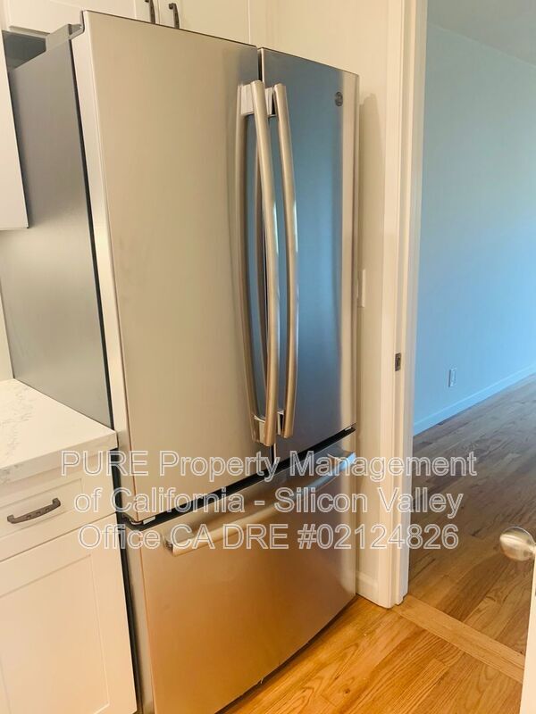 Building Photo - 2315 Eastridge Ave