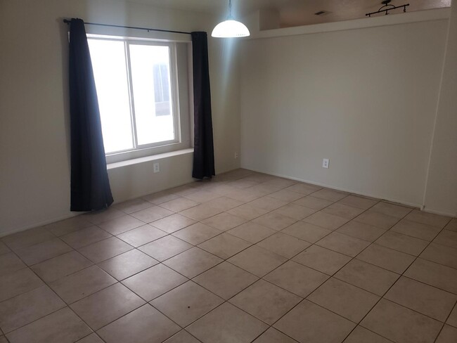 Building Photo - 2605 Silver Star Dr SW