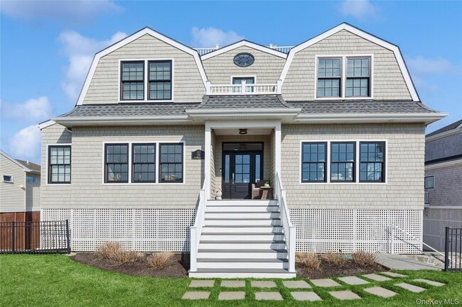 Building Photo - 39 Shinnecock Rd