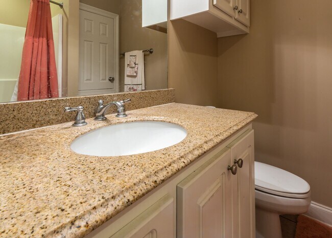 Building Photo - Woodshire Duplexes & Townhomes