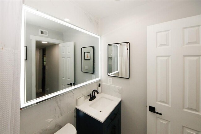 Building Photo - 1468 Briarwood Rd NE