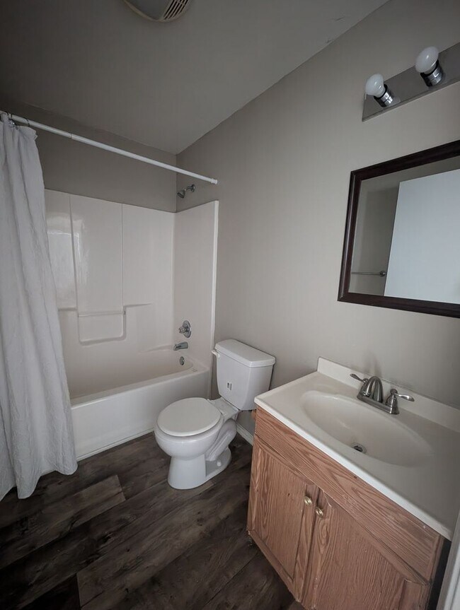 Building Photo - 2 Bedroom House in Pryor