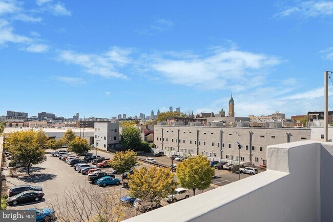 Building Photo - 120 W Oxford St