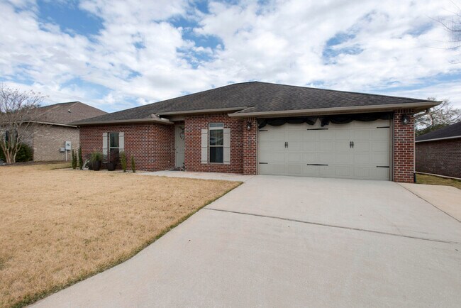 Building Photo - 4600 Hermosa Rd