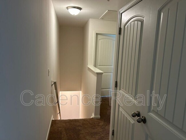 Building Photo - 208 Jordan Ln