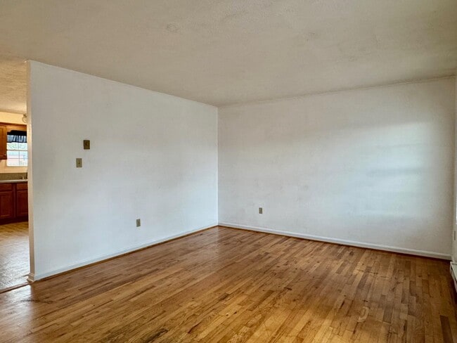 Building Photo - 236 Nottoway Dr