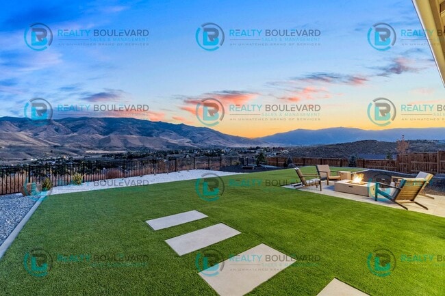 Building Photo - Stylish 3-Bedroom Sanctuary with Sophistic...