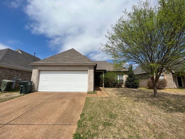 Building Photo - Remodeled beautiful 3 bd 2 bath located in...