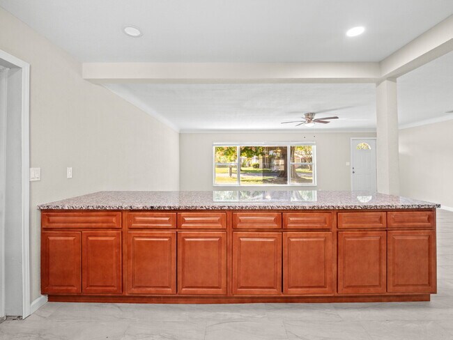 Building Photo - 3-bedroom, 2-bathroom pool home