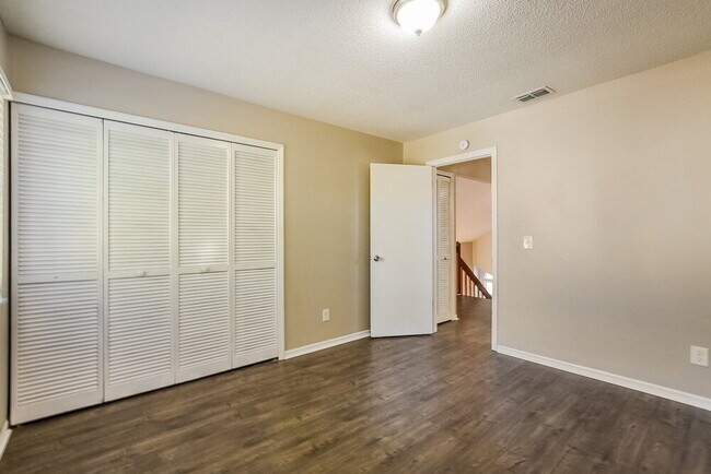 Building Photo - 1871 Meadowgold Ln