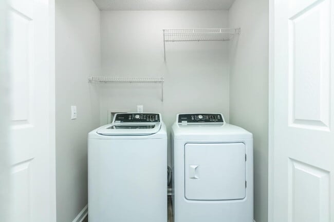 Building Photo - Move In Special: $300 OFF Rent + NO Admin Fee + 1/2 OFF Deposit